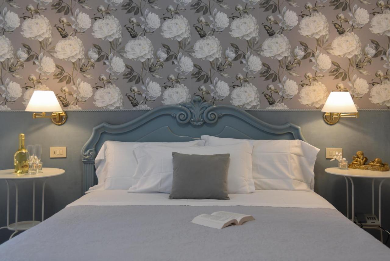 Hotel Crystal Каорле Экстерьер фото