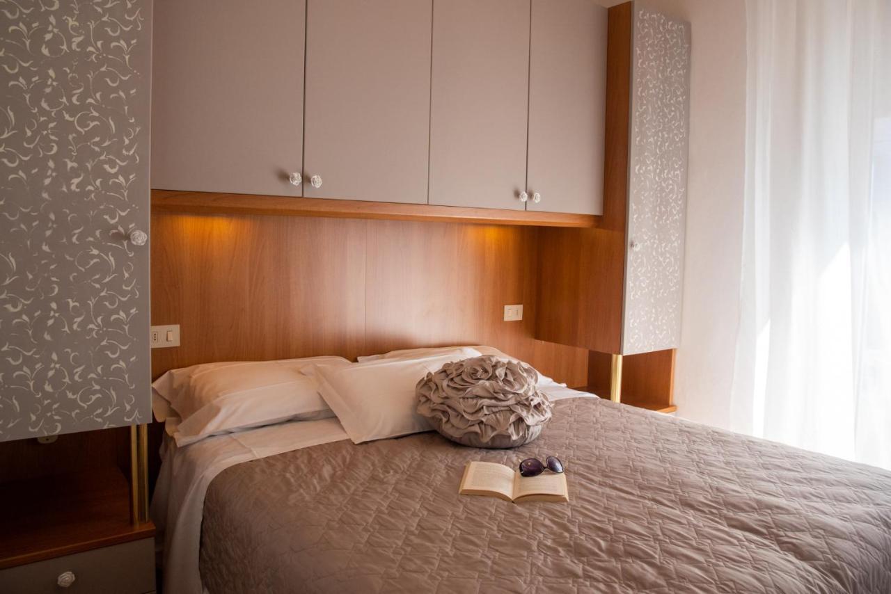 Hotel Crystal Каорле Экстерьер фото