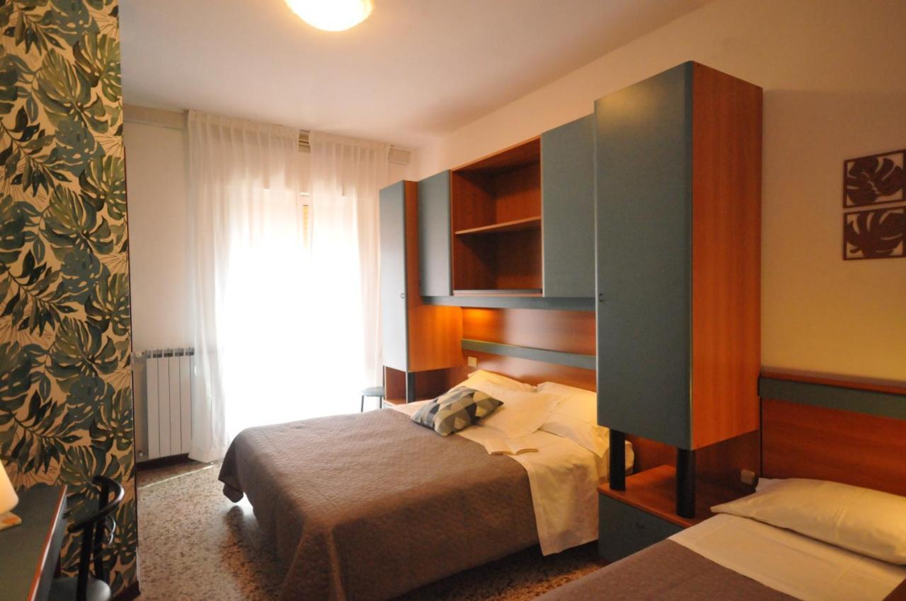 Hotel Crystal Каорле Экстерьер фото