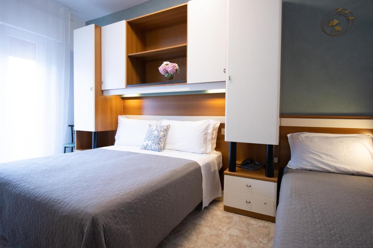 Hotel Crystal Каорле Экстерьер фото